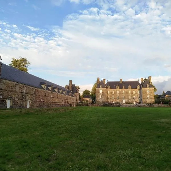 Les Communs de Chiffrevast, hotel v destinaci Tamerville