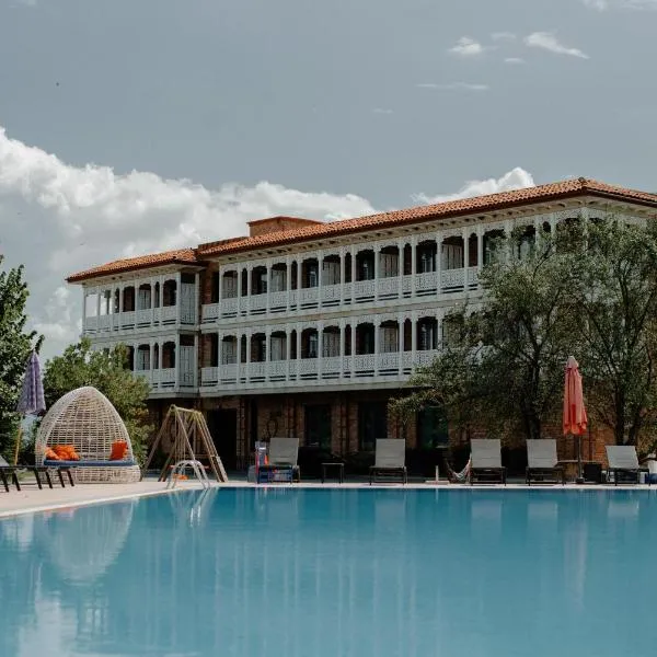Chateau Artwine, hotel v destinaci Art'ana