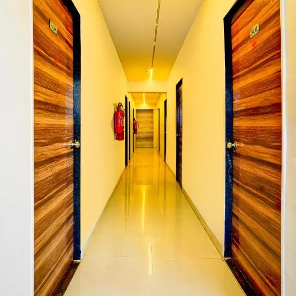 FabHotel The Park View, hotel in Surat