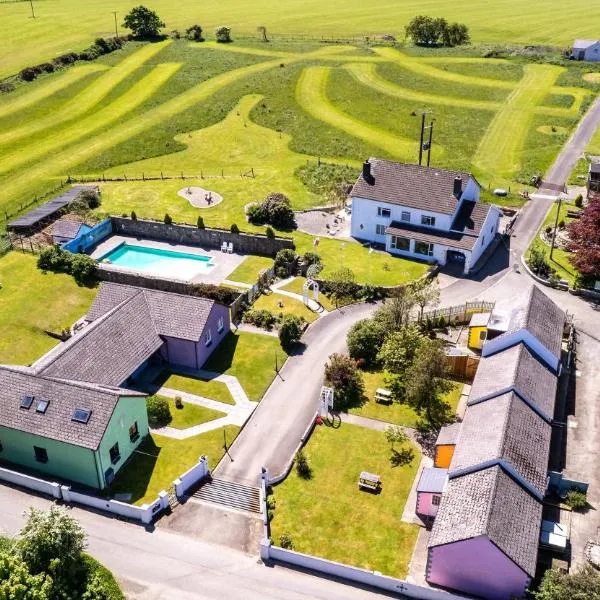 Trenewydd Farm Holiday Cottages, hotel in Cardigan