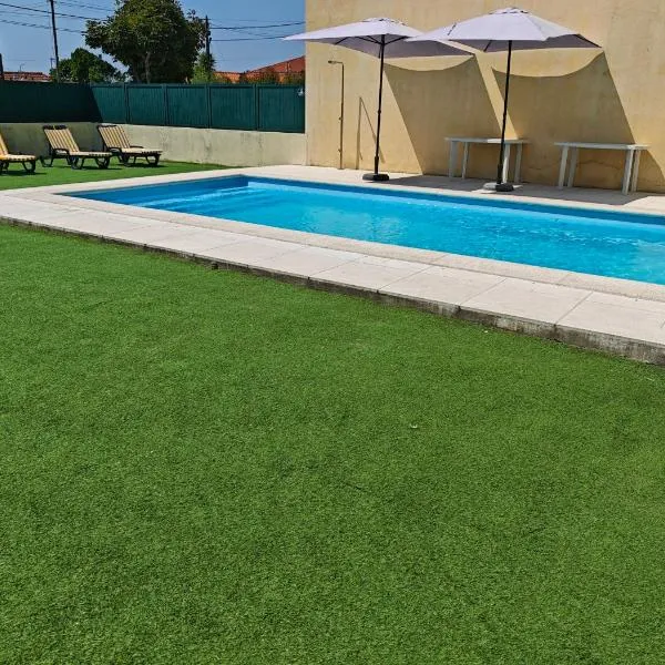 GuestHouse Garage Pool & Relax, hotel in Esmoriz