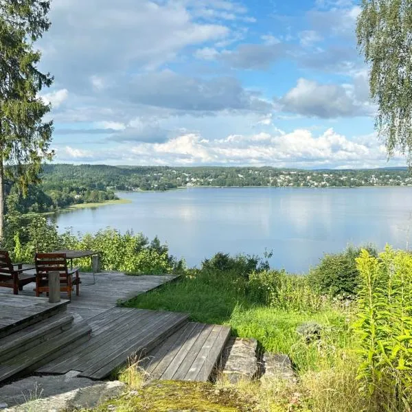 Nature- & lakeside accommodation, hotel in Lerum