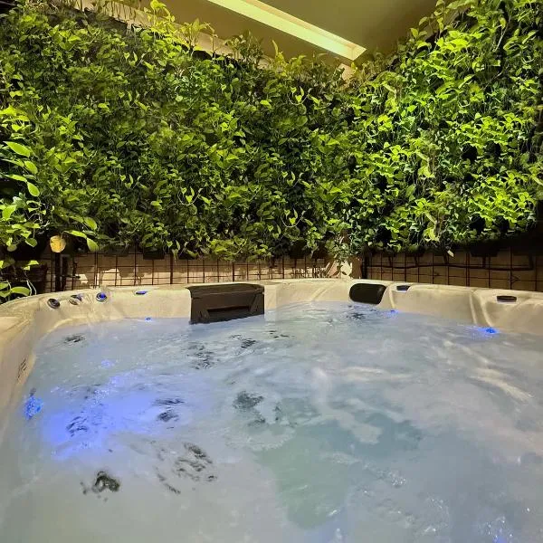 Design Hotel & Private Spa - Tbilisi Edition, hotel di Tbilisi City