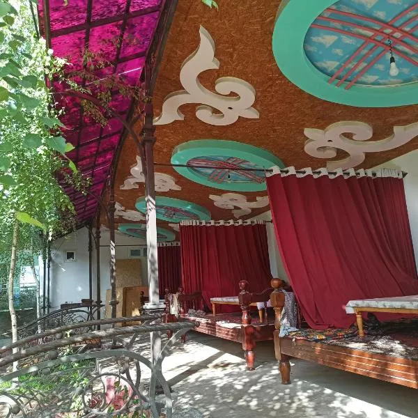 The Walnut Tree Guest house, hotel in Arslanbob