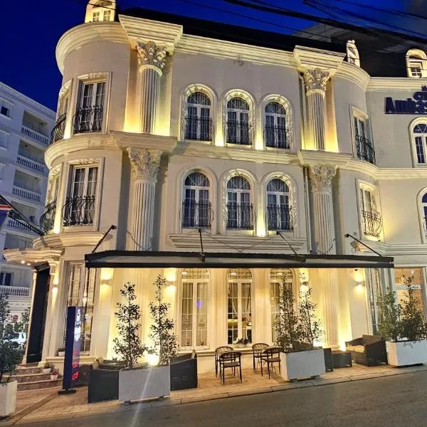 Hotel Ambasada QTA, hotel di Paskuqan