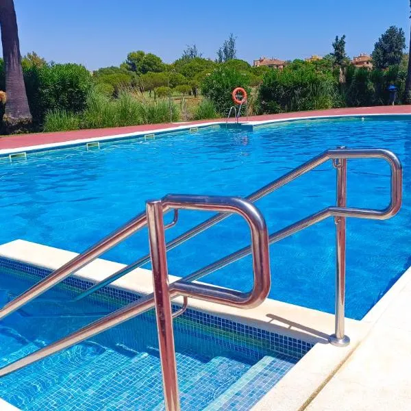 Hoyo 1 Apartamento Deluxe penthouse golf paradise con dos piscinas, hotel in Ayamonte