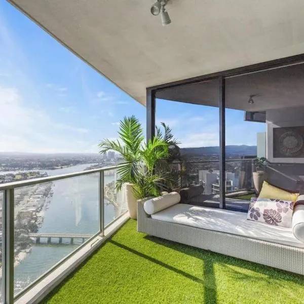 Mantra Circle on Cavill High Floor Spa Luxury, hotel in Gold Coast