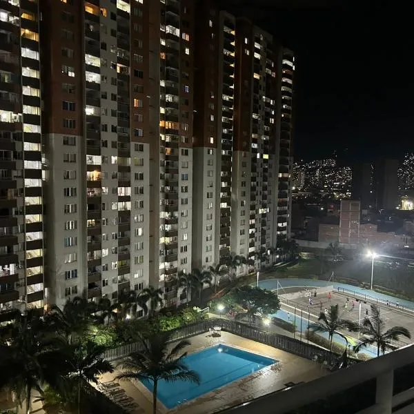 Luxurious Stay con 3 habitaciones, hotel v destinácii Bello