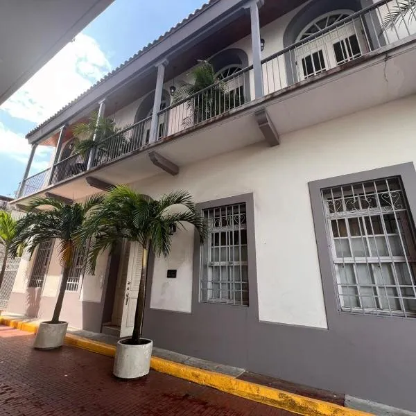 Luxury Oasis in the Old Town of Panama, hotel en Panamá