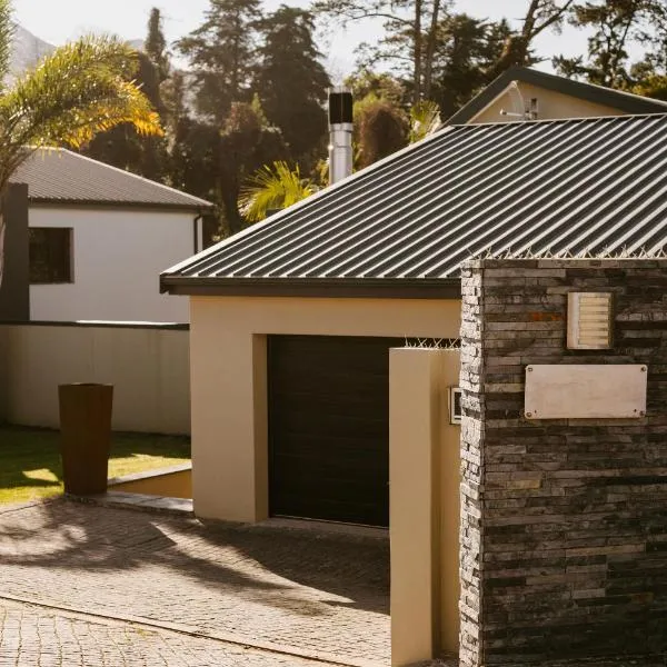 Heathercreek Holiday Accommodation, hotel in George