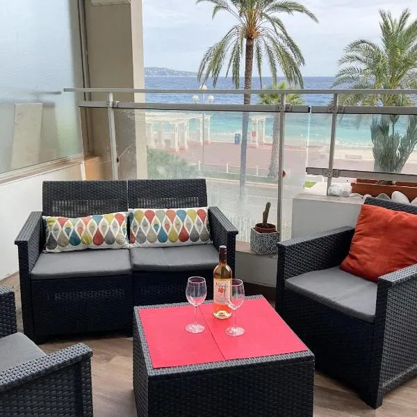 La Prom 2 - a two bedroom apartment with a sea view, hotelli Nizzassa