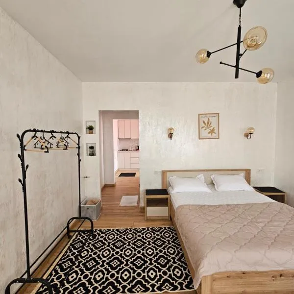 Guesthouse Maka, hotel in Ureki