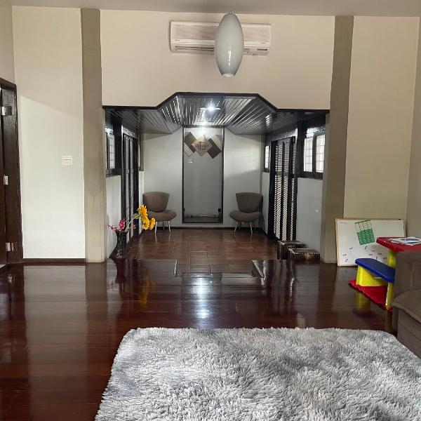 Casa Elegante de Alto Padrão