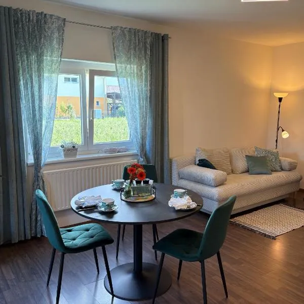 Wonderful Moments Ferienwohnung Nähe Weinstraße，Lebring的飯店