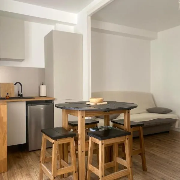 Studio cosy et équipé, hotel v Caen