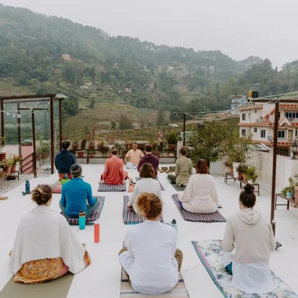 Niru Yoga Homestay sound healing & hiking retreat, hotel in Bhaktapur