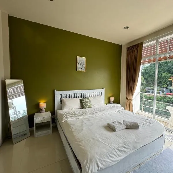 TIL DAWN Phuket, hotel in Ban Karon