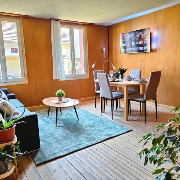 Interlaken house with Harder Kulm view，位于Matten的酒店