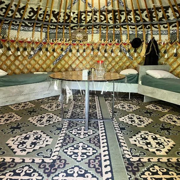 Traditional kyrgyz yurt, ξενοδοχείο σε Karakol