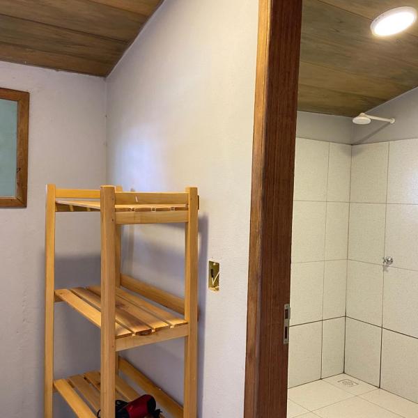 Suite Sol - Quarto e Banheiro com Ar Condicionado - Foto 2