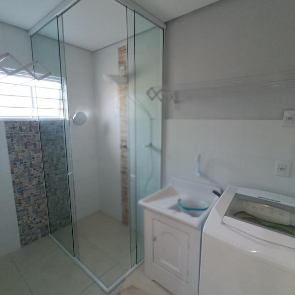 Apartamento térreo aconchegante com estacionamento na porta - Foto 3