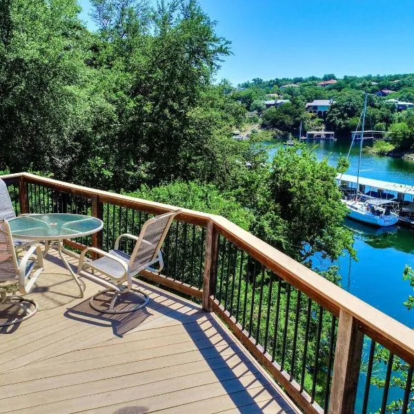 Lake Travis Bungalow Casita Golden Rod #2, hotel in Lakeway