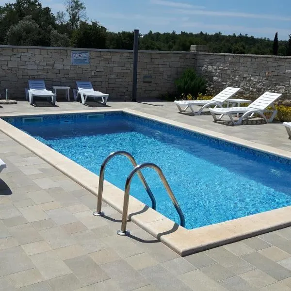 Apartments & Rooms Villa Adamović, hotel v destinaci Umag