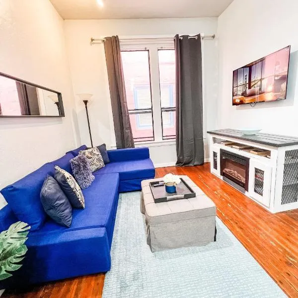 Gaslamp 2bdrm1ba - W Parking & 4 Beds #304, hotel in San Diego