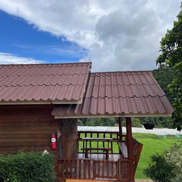 บ้านพักเคียงนา, hotel in Ban Sop Mae Klang
