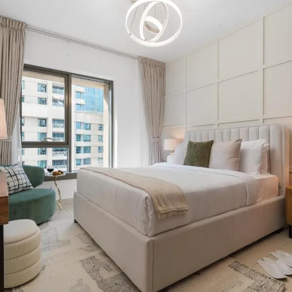 Chalet Homes - Dubai Luxe Stay - Burj Khalifa Fireworks View Downtown, hotel v Dubaji