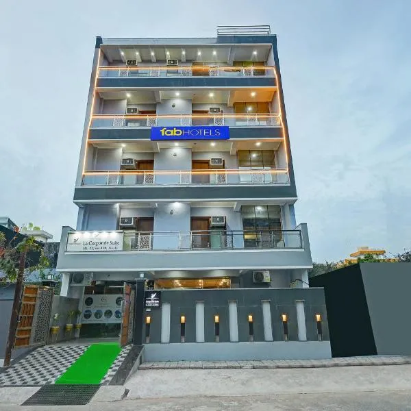 FabHotel La Corporate Suite, hotel en Noida