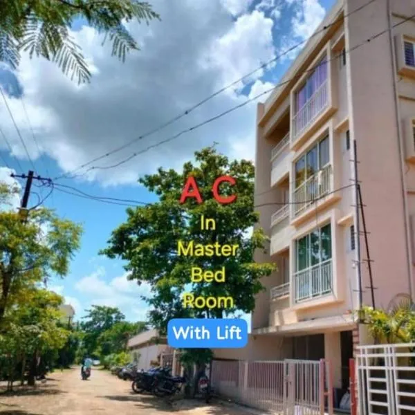 The Peace Home SRUSHTI AC for Master Bedroom, ξενοδοχείο σε Kolhapur