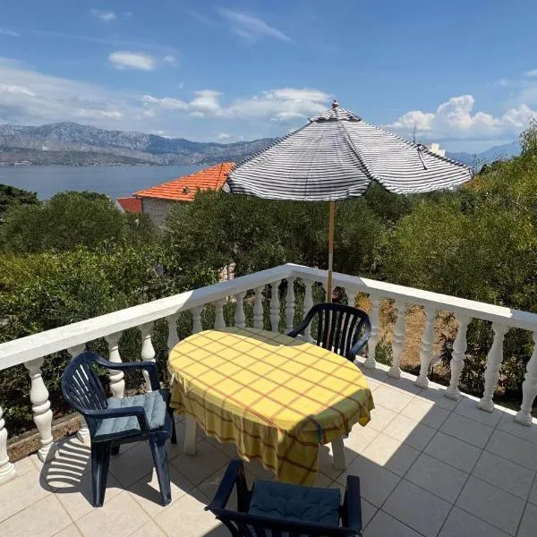 Vila Bine, hotel in Splitska