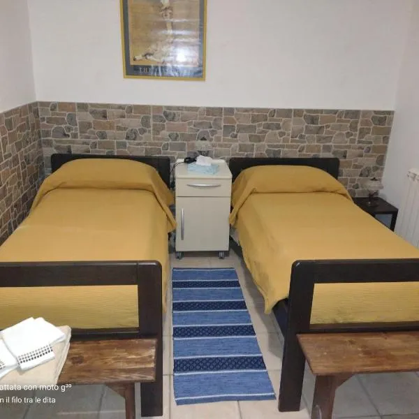 Con il filo tra le dita, hotell sihtkohas Ronchi dei Legionari