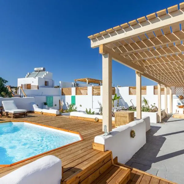 Ble Oneiro Villa Kira, отель в Адамасе