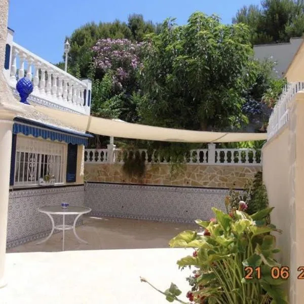 HOLIDAY CHALET BENIDORM, hotel en Benidorm