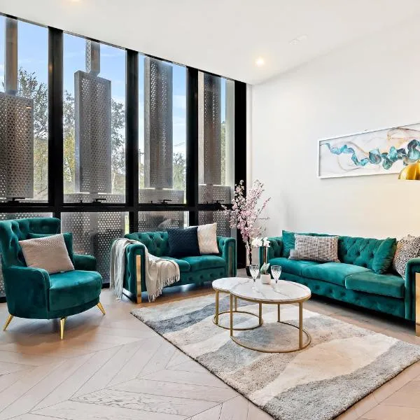 Luxury VIP 4-Bedroom Townhouse in Port Melbourne, hotell i Melbourne