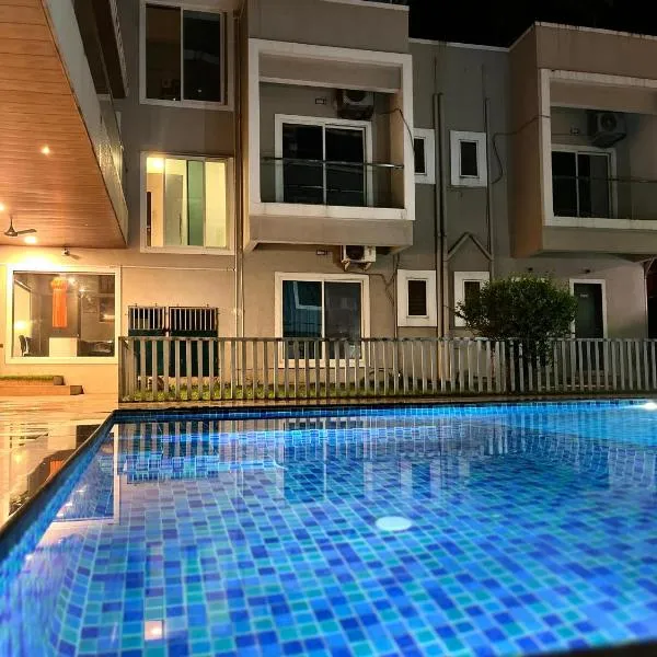 Fortune Resort by Cayana Stays, hotel v destinaci Alibag