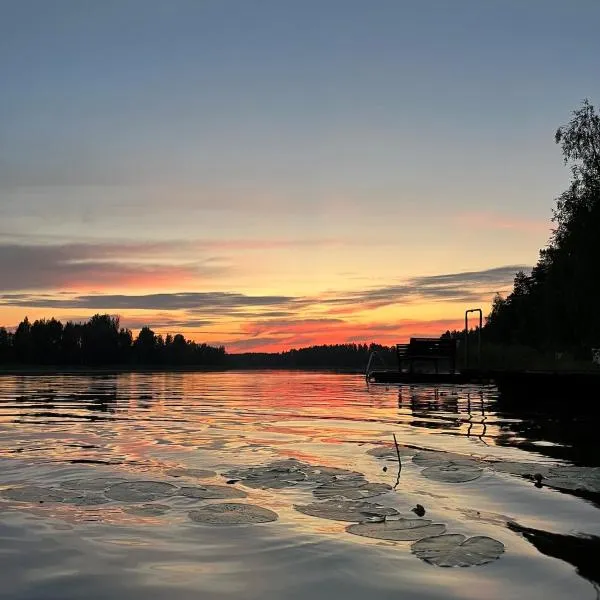 Semi-detached cottage by the lake, hotel a Jyväskylä