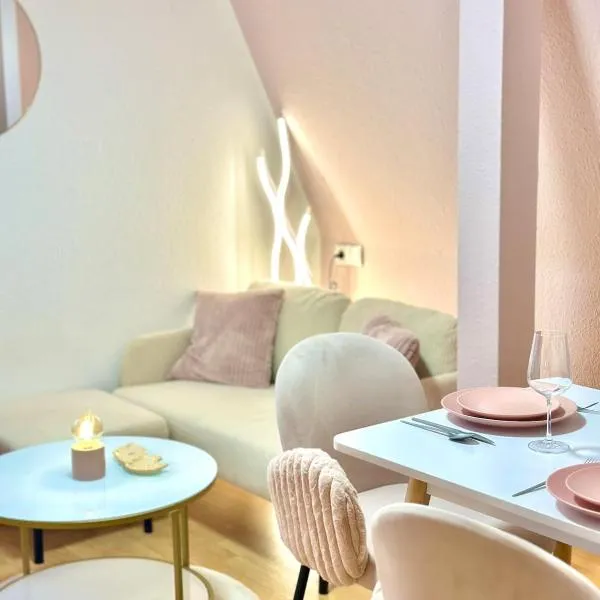 Pink Sissi Hideaway mit Seeblick, hotel in Bregenz