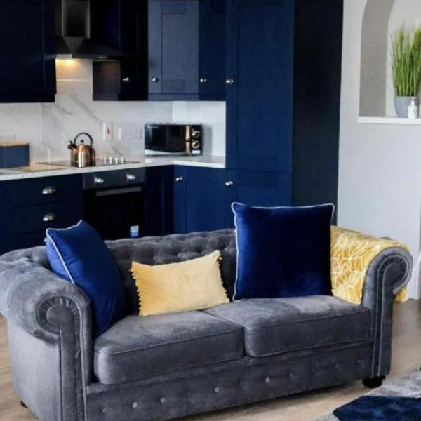 Fairway & Footpath Apartments Castle Place, hotel in Ardglass