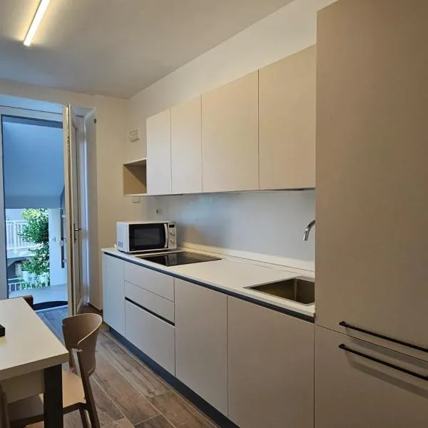NORA Apartment 2, hotel in Civitanova Marche