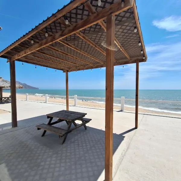 6 &14 Equipped Beach House Seaside Hotel, hotel in San Felipe