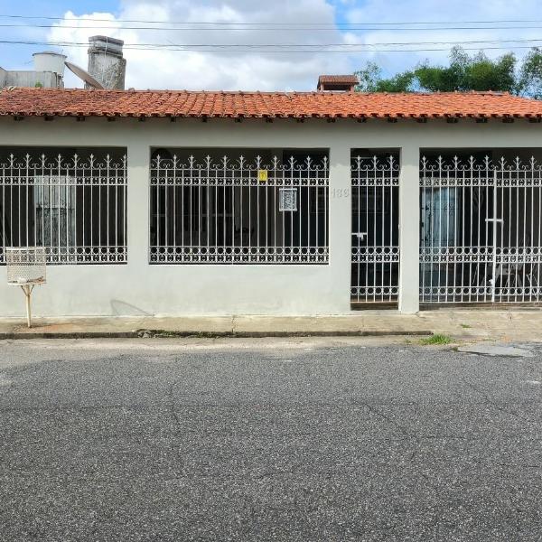 Alugo casa Conjunto Medici COP30