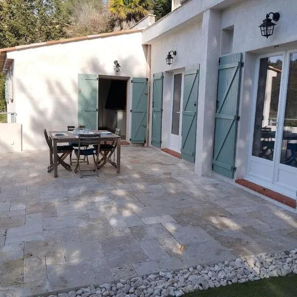 Gite de charme Calme et Nature, hotel em Salernes