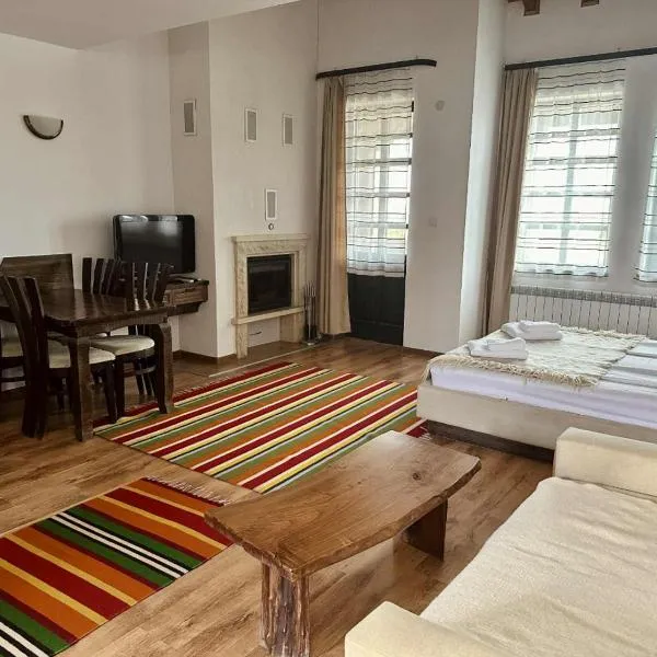 Студио, hotel in Starosel