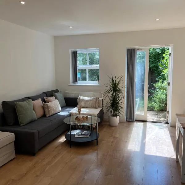 Stylish 2-Bed house near Oxford City Centre: Oxford'da bir otel