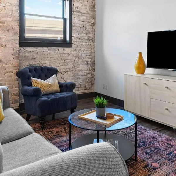 Brick & Bed Riverfront Lofts, PC 101, Hotel in Saint Louis
