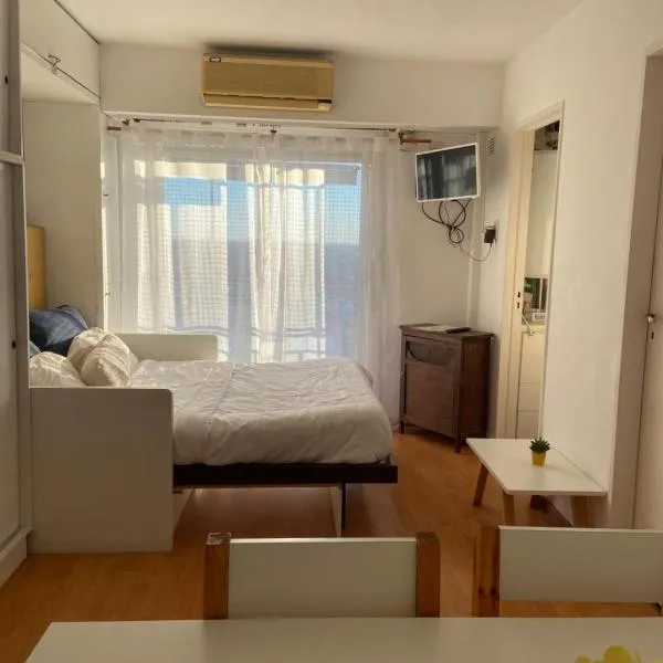 Monoambiente Ramos Mejía, hotel in Ramos Mejía