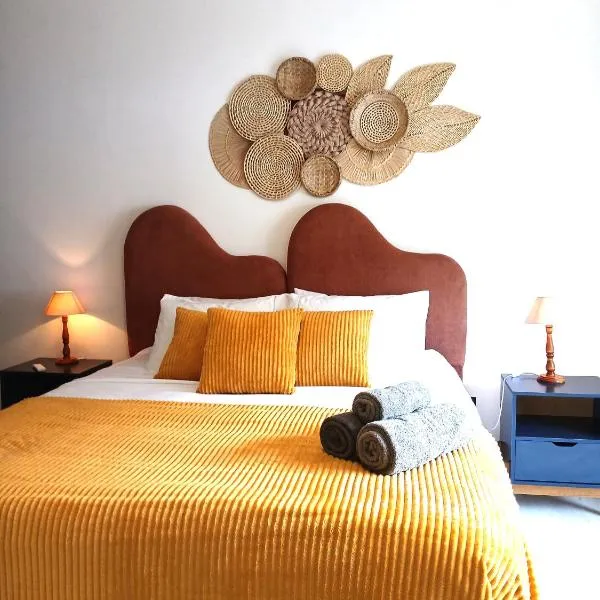 Suíte Casal com Hidro no Centro - Infinito Particular, hotel in Guararema